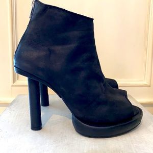 GORAN HORAL PARIS Black Leather Platform